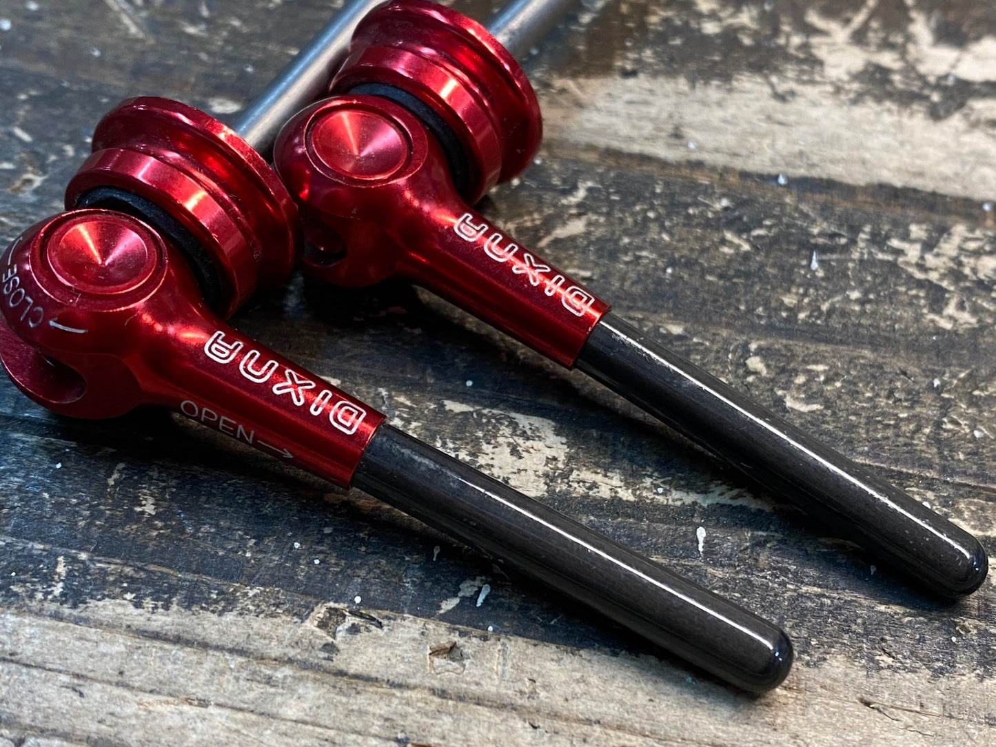 IZ031 ディズナ DIXNA チタンクイックリリース 赤 前後セット