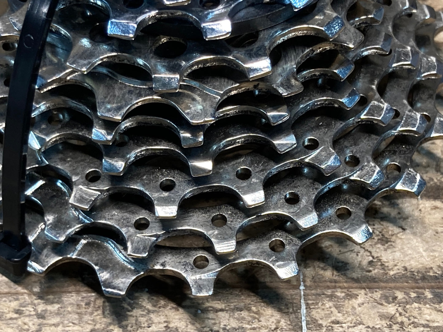 IN636 シマノ SHIMANO CS-HG-50-9 スプロケット 12-23T 9S