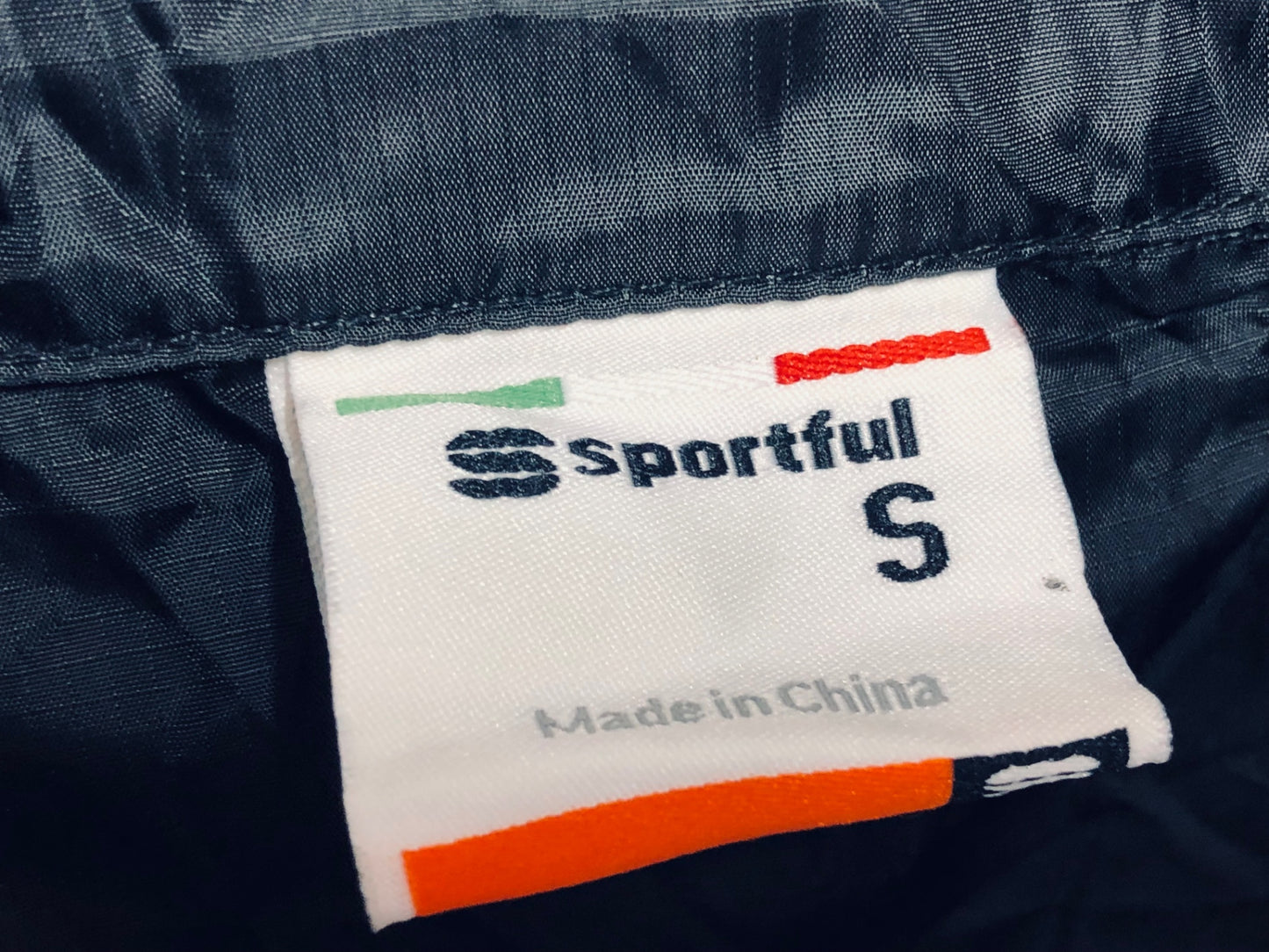 IU252 スポーツフル sportful 長袖 ウィンドブレーカー 黒 S