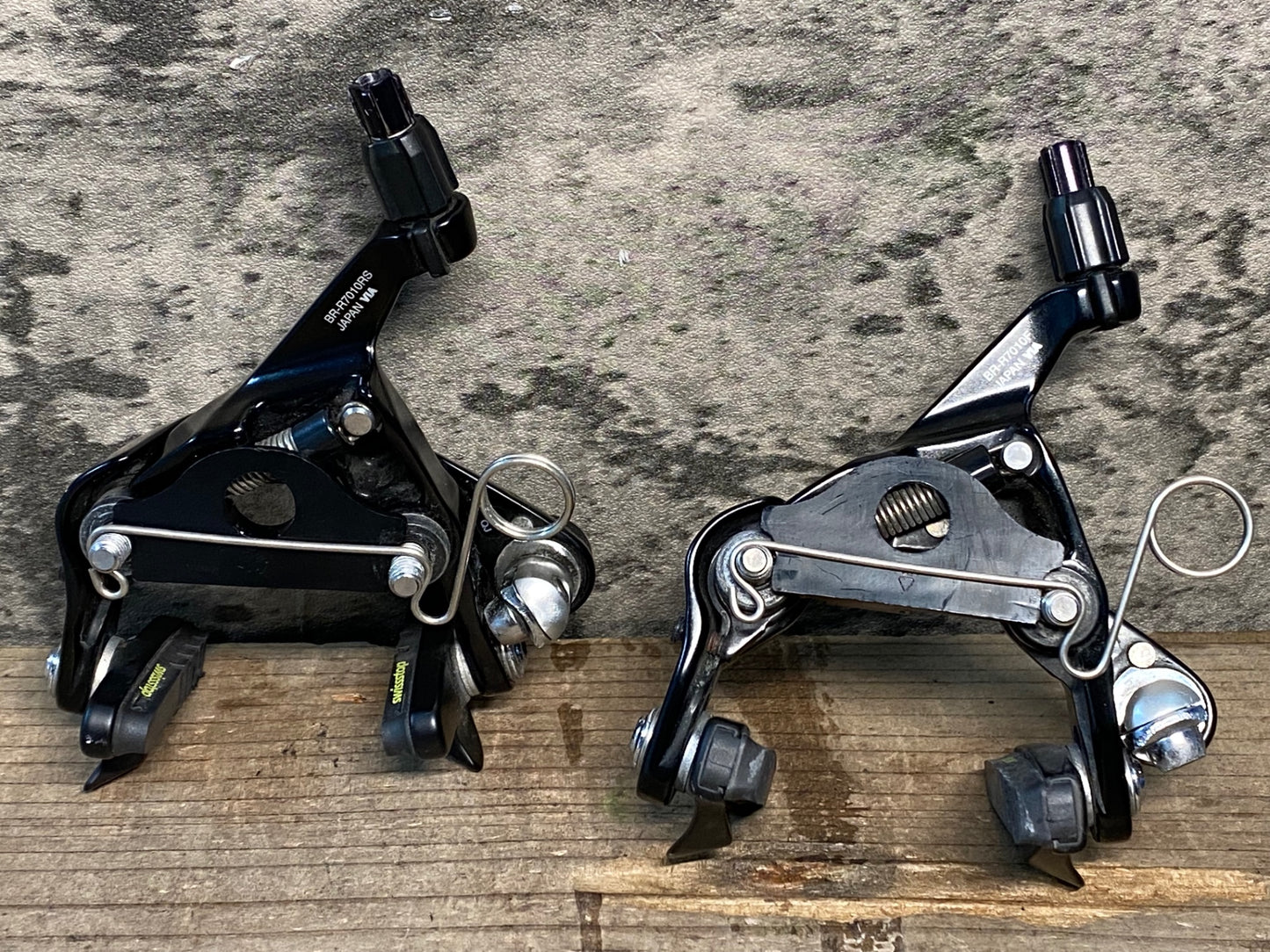 IT198 シマノ SHIMANO 105 BR-R7010 ダイレクトマウントブレーキ 前後セット