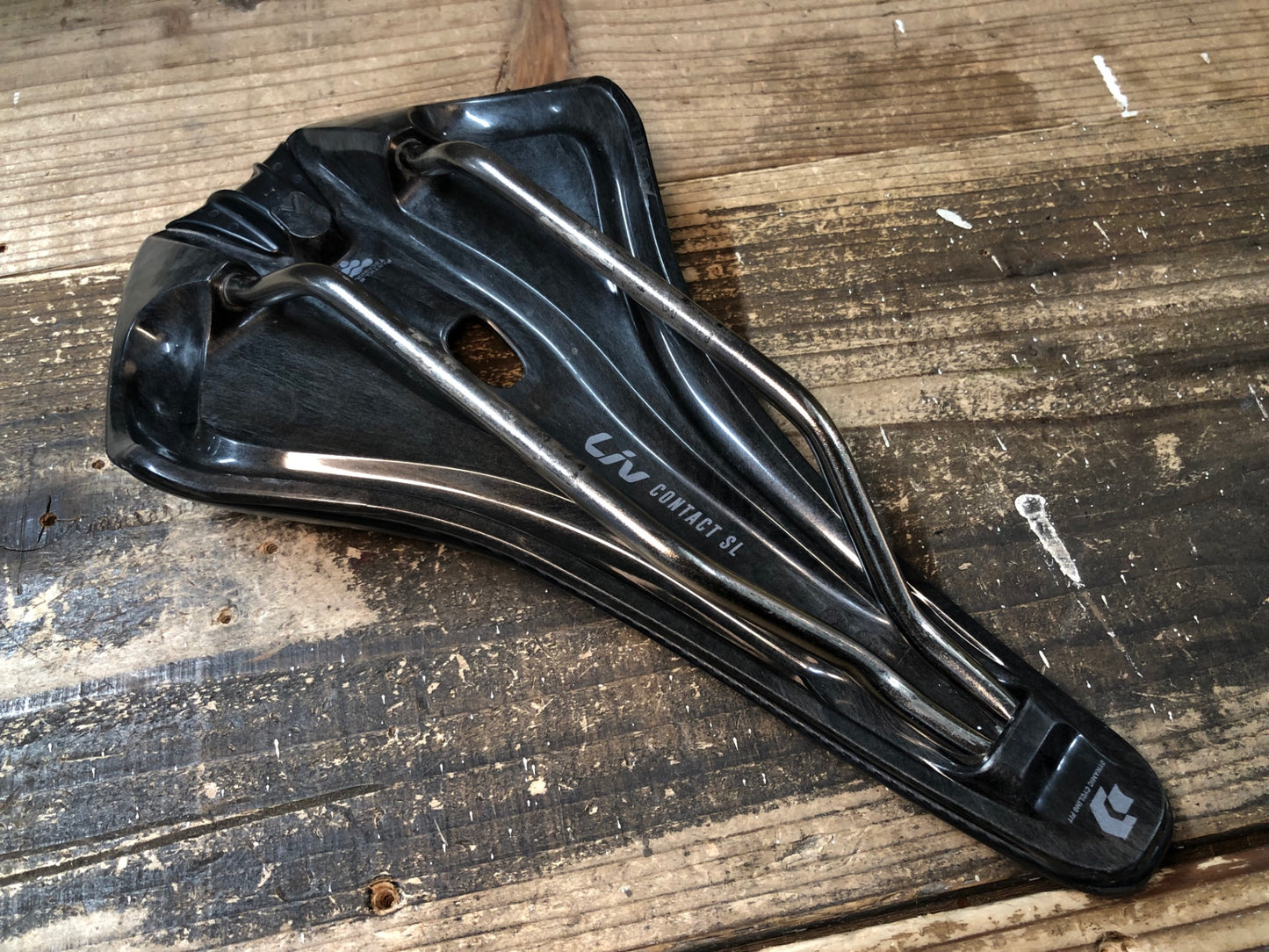 IU091 ジャイアント GIANT Liv CONTACT SL FORWARD サドル 黒