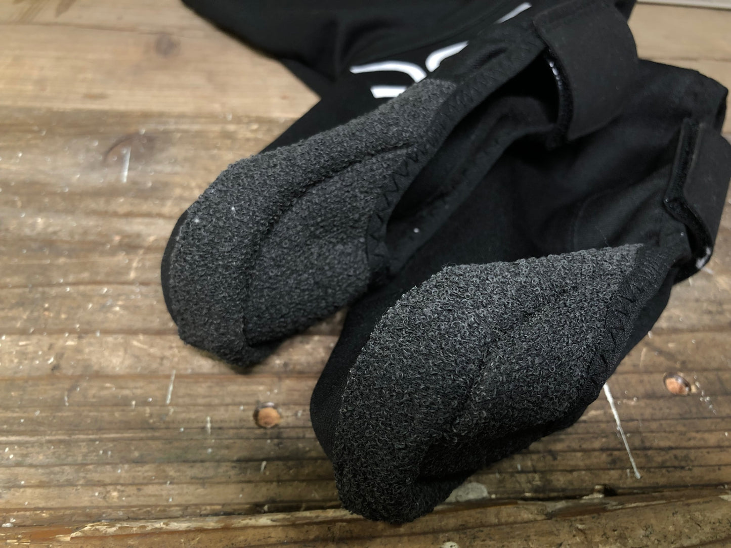 IO968 ドットアウト DOT OUT シューズカバー ブラック L