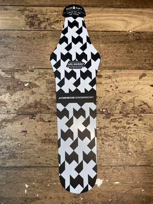 IO806 アソス assos MUD GUARD MONOGRAM ASS SAVER フェンダー 白黒