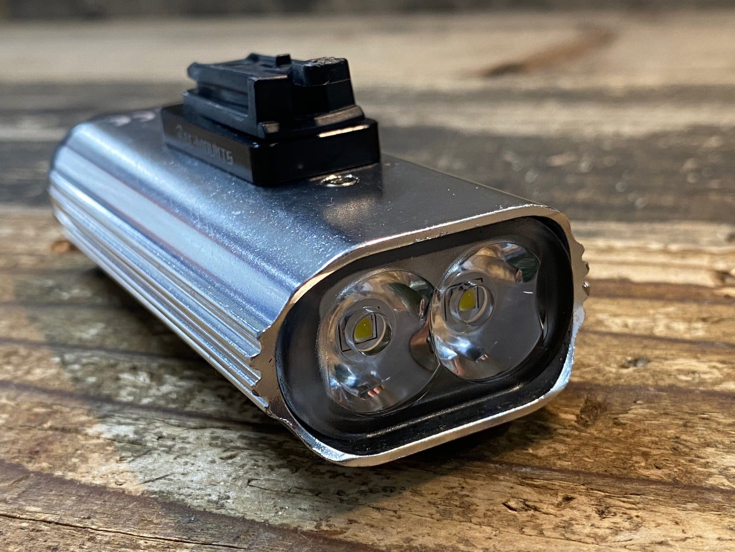 IS383 レザイン LEZYNE LITE DRIVE 1000XL ライト シルバー RecMounts CATEYE 用アダプター付属