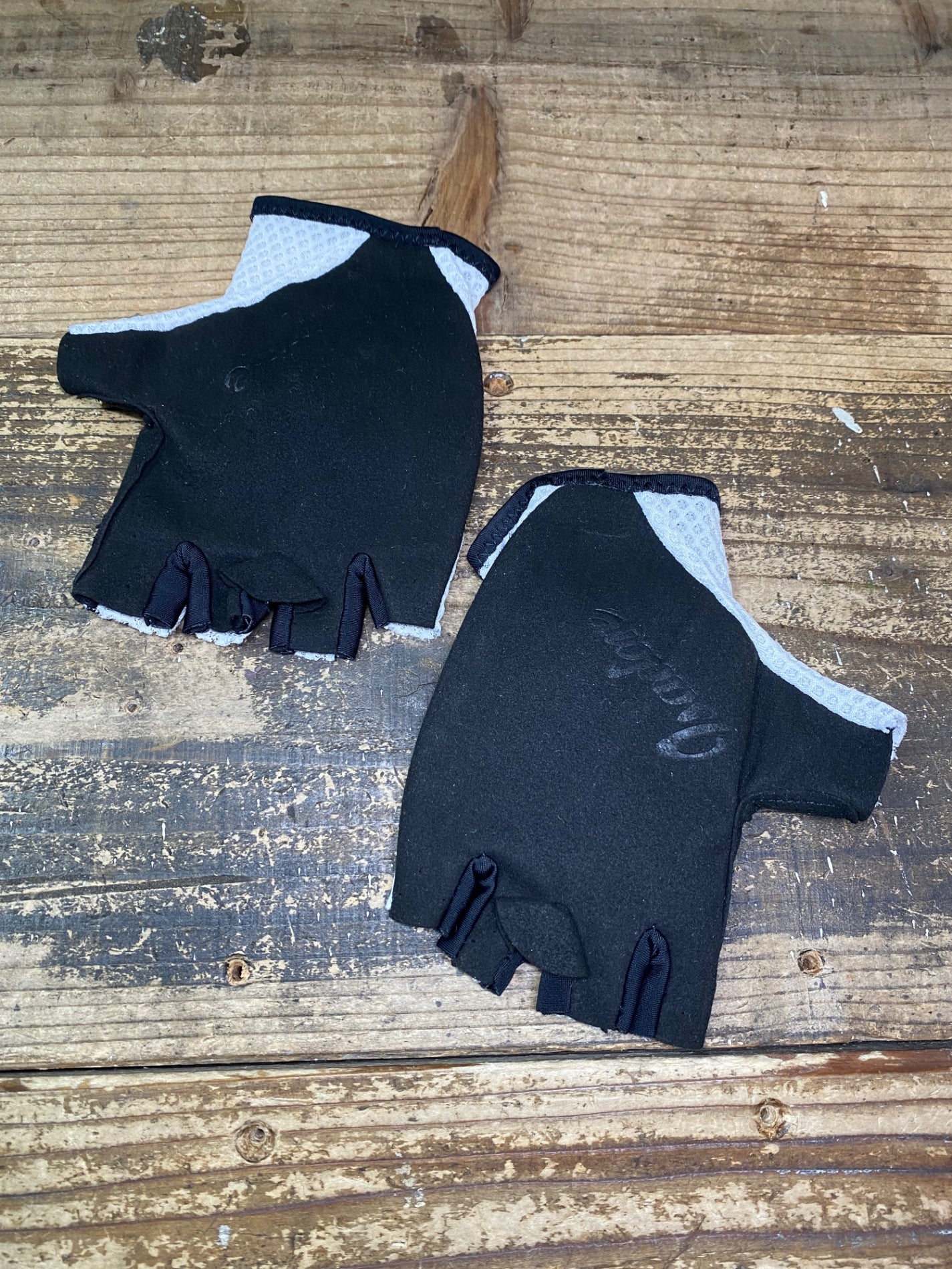 JC061 イザドア Isadore 指切 グローブ 白 黒 M ※スレ