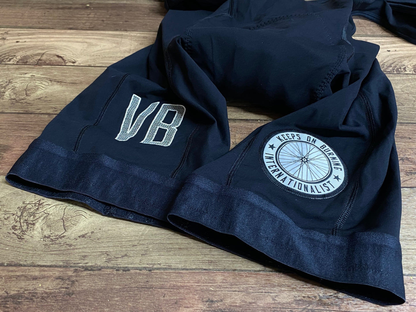 IO535 ヴェロビチ velobici Internationalist BIB SHORTS ビブショーツ 黒 4