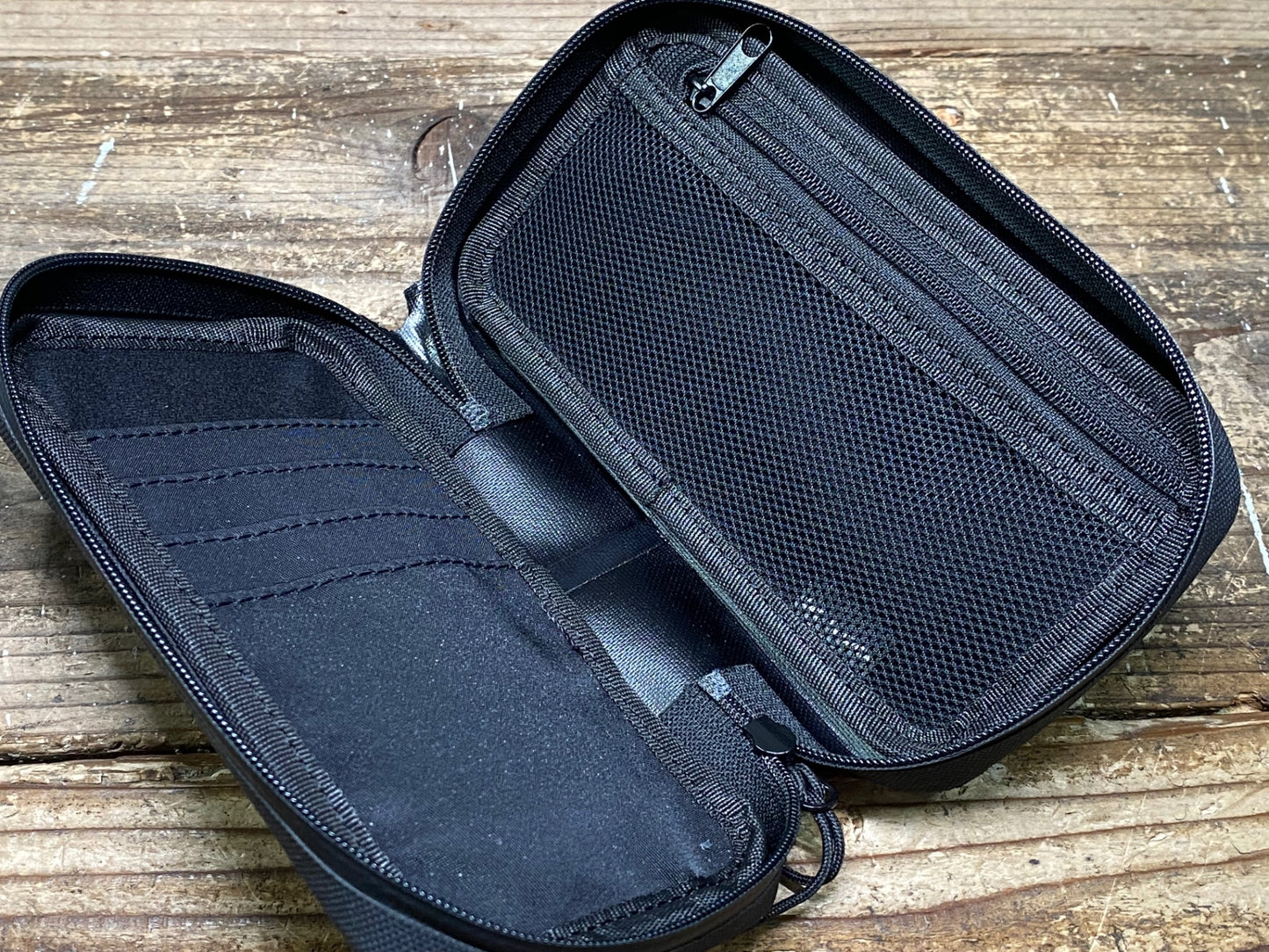 IX313 カペルミュール KAPELMUUR サイクルポーチ グレー