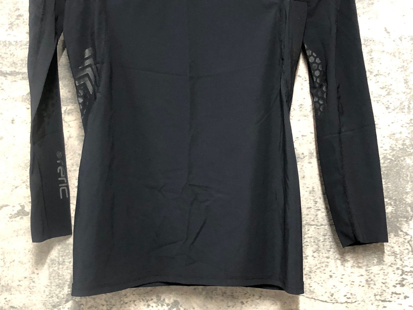 IY257 レリック reric 長袖 ベースレイヤー 黒 S レディース