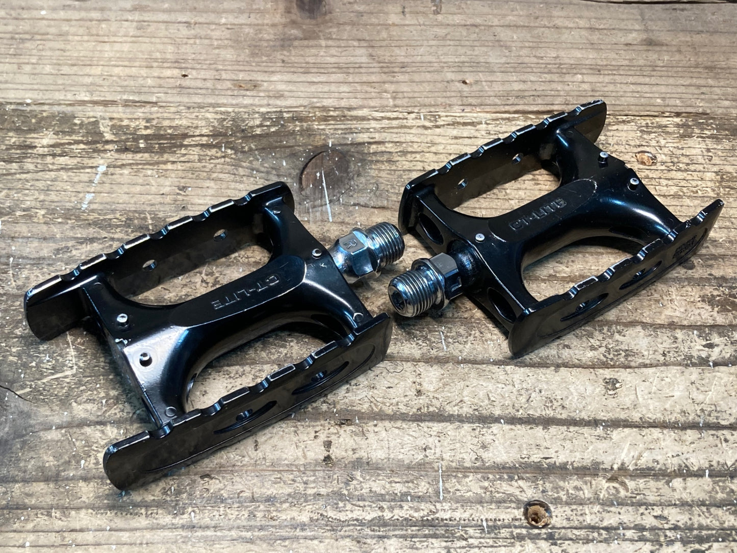 IL917 三ヶ島 CT-LITE フラットペダル 黒