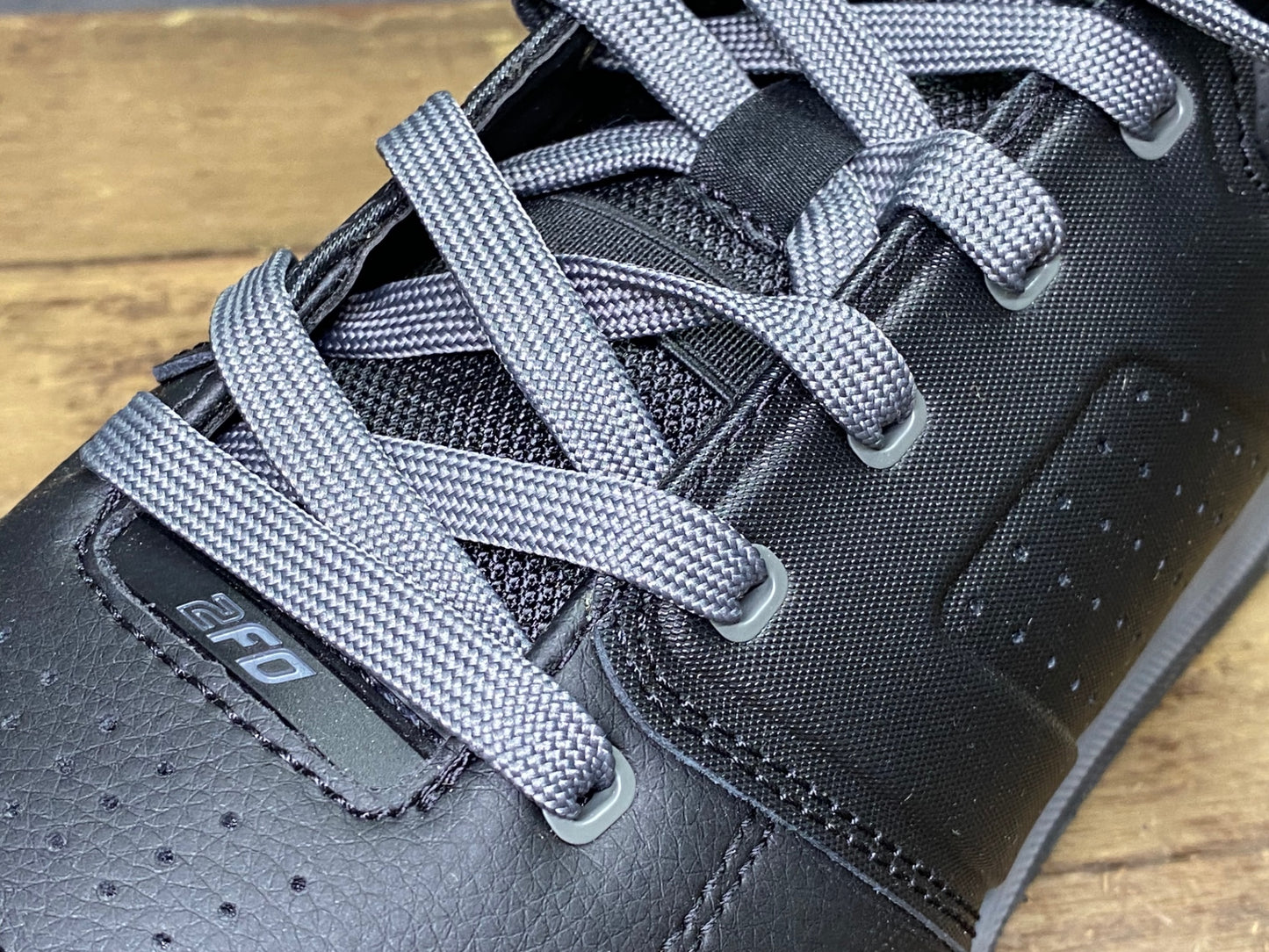 IY573 スペシャライズド SPECIALIZED 2FO FLAT MTB フラットシューズ 黒 43