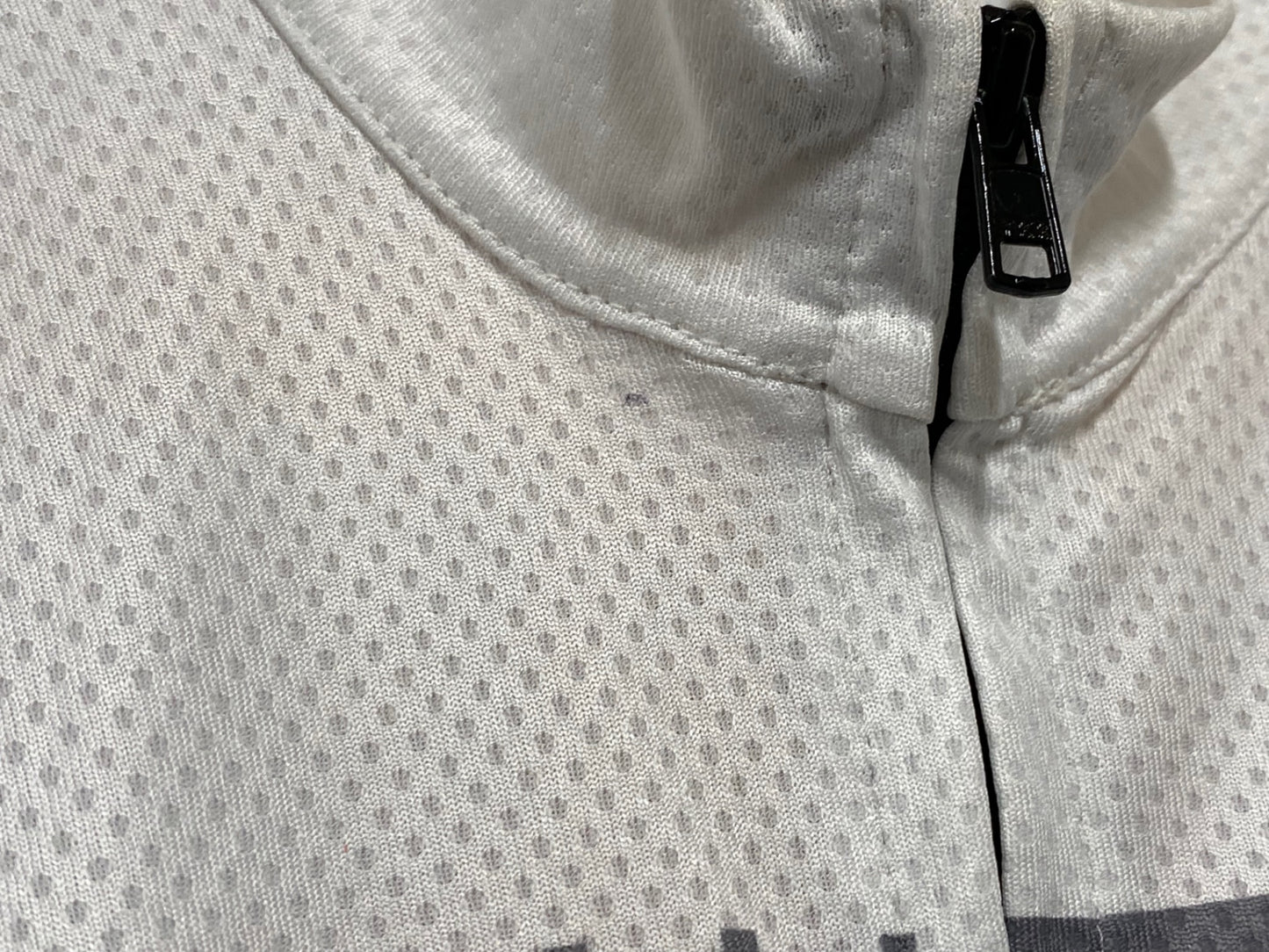 IZ857 カステリ CASTELLI 半袖 サイクルジャージ 黒 白 M ※前面ほつれ有り