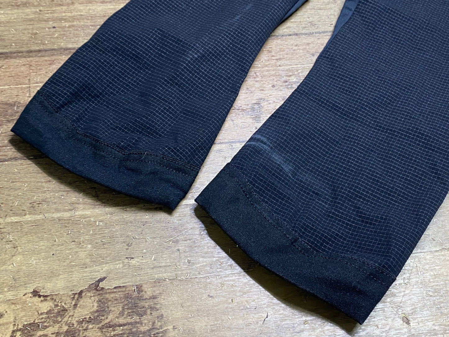 IY031 アソス Assos アームカバー 黒 ※サイズ不明