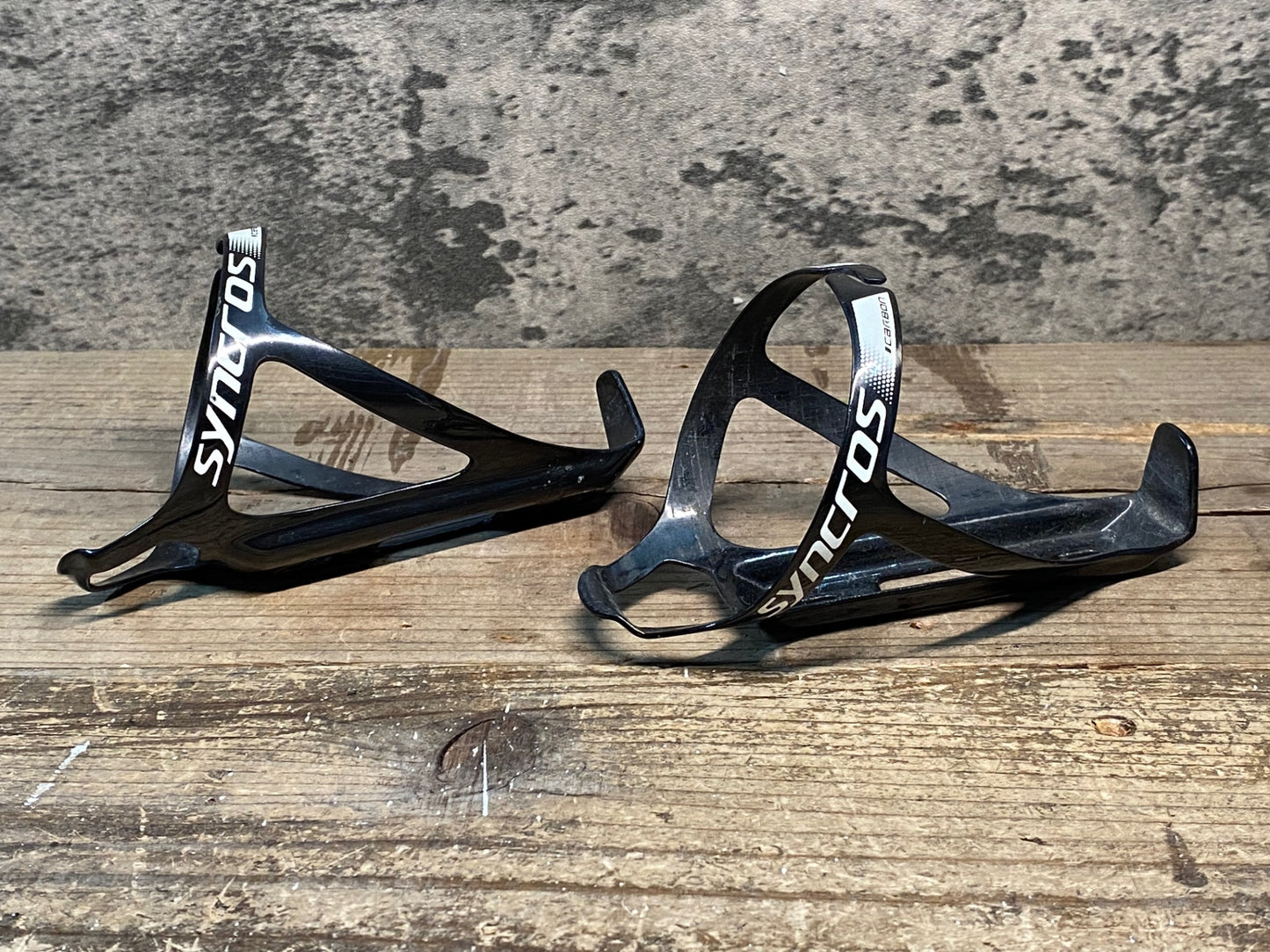 IS953 シンクロス SYNCROS カーボン ボトルケージ 黒 ペア