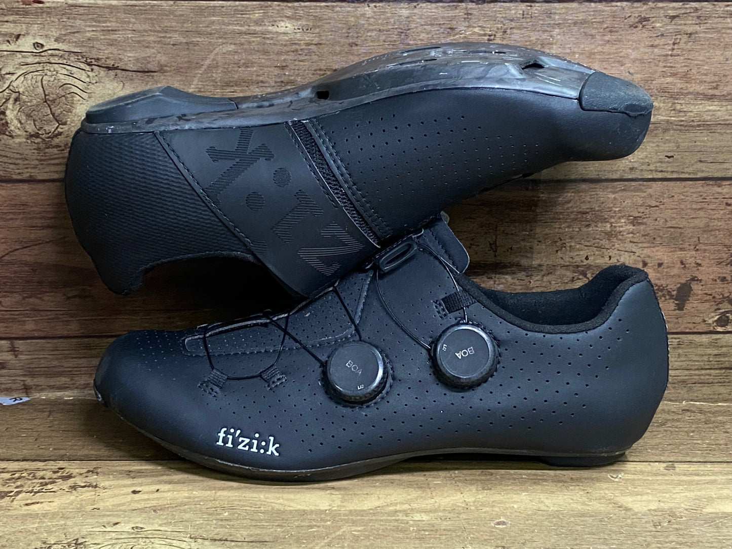 IJ212 フィジーク fizik VENTO INFINITO CARBON 2 黒 EU41.5 SPD-SL