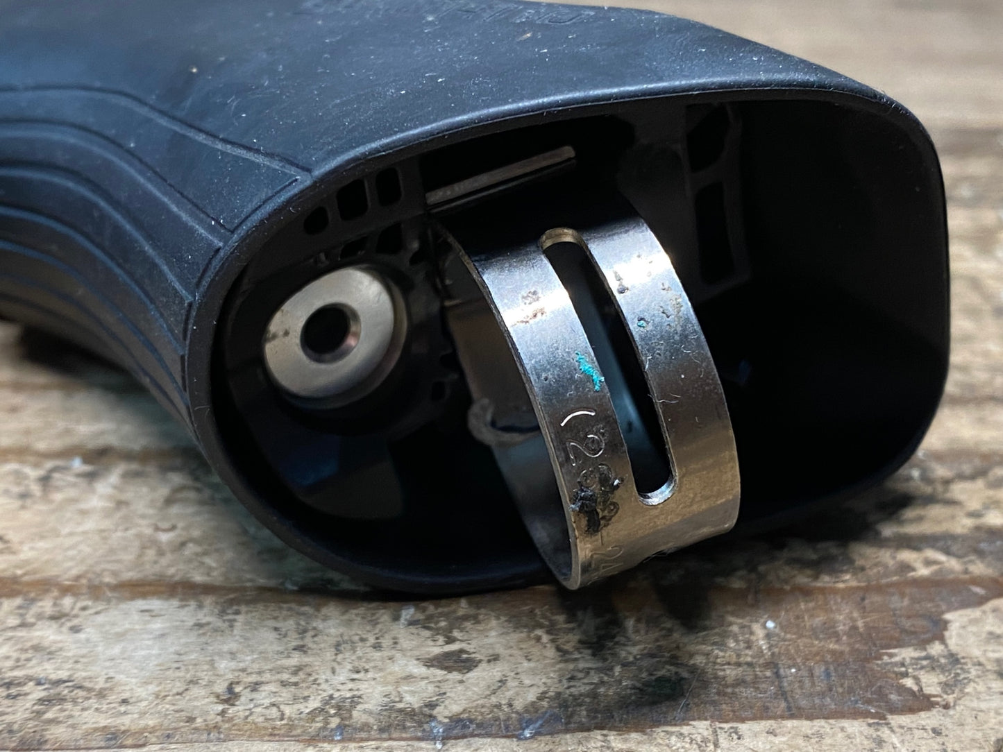 IY078 シマノ SHIMANO アルテグラ ULTEGRA ST-R8070 2S 左STIレバー 電動 Di2 油圧 ※動作確認済み、クラック有り