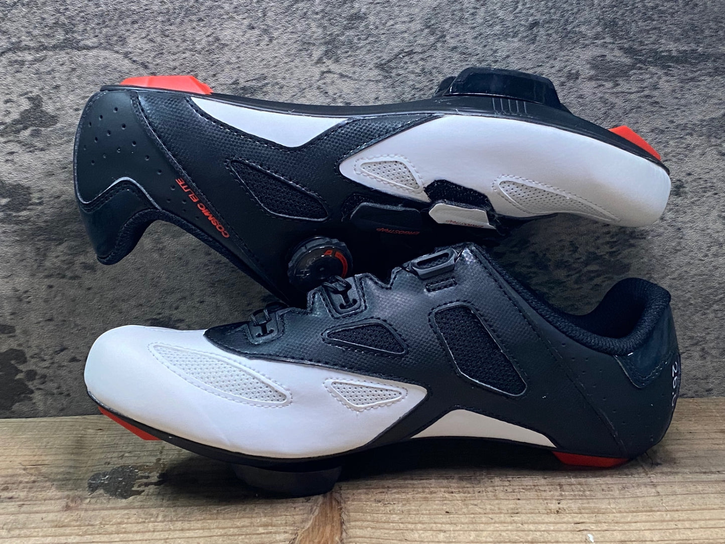 JC687 未使用品 マヴィック MAVIC COSMIC ELITE ビンディングシューズ 黒白 EU41 1/3 SPDアタッチメント ペン字あり