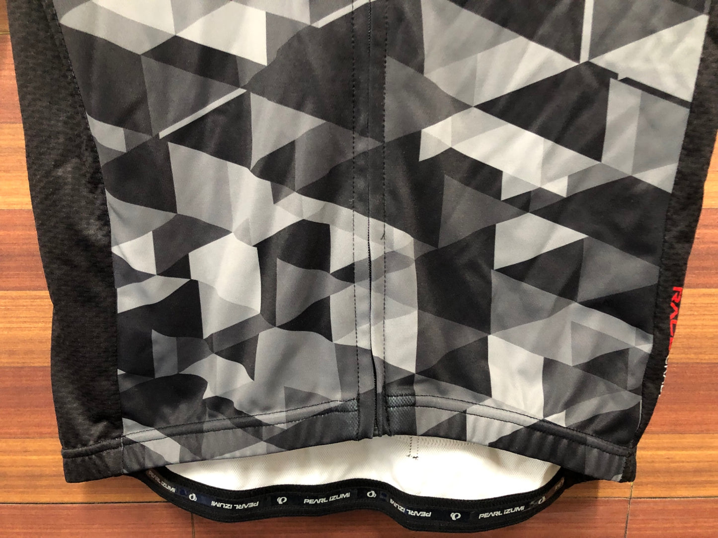 IQ845 パールイズミ PEARL iZUMi 半袖 サイクルジャージ 黒 グレー XL