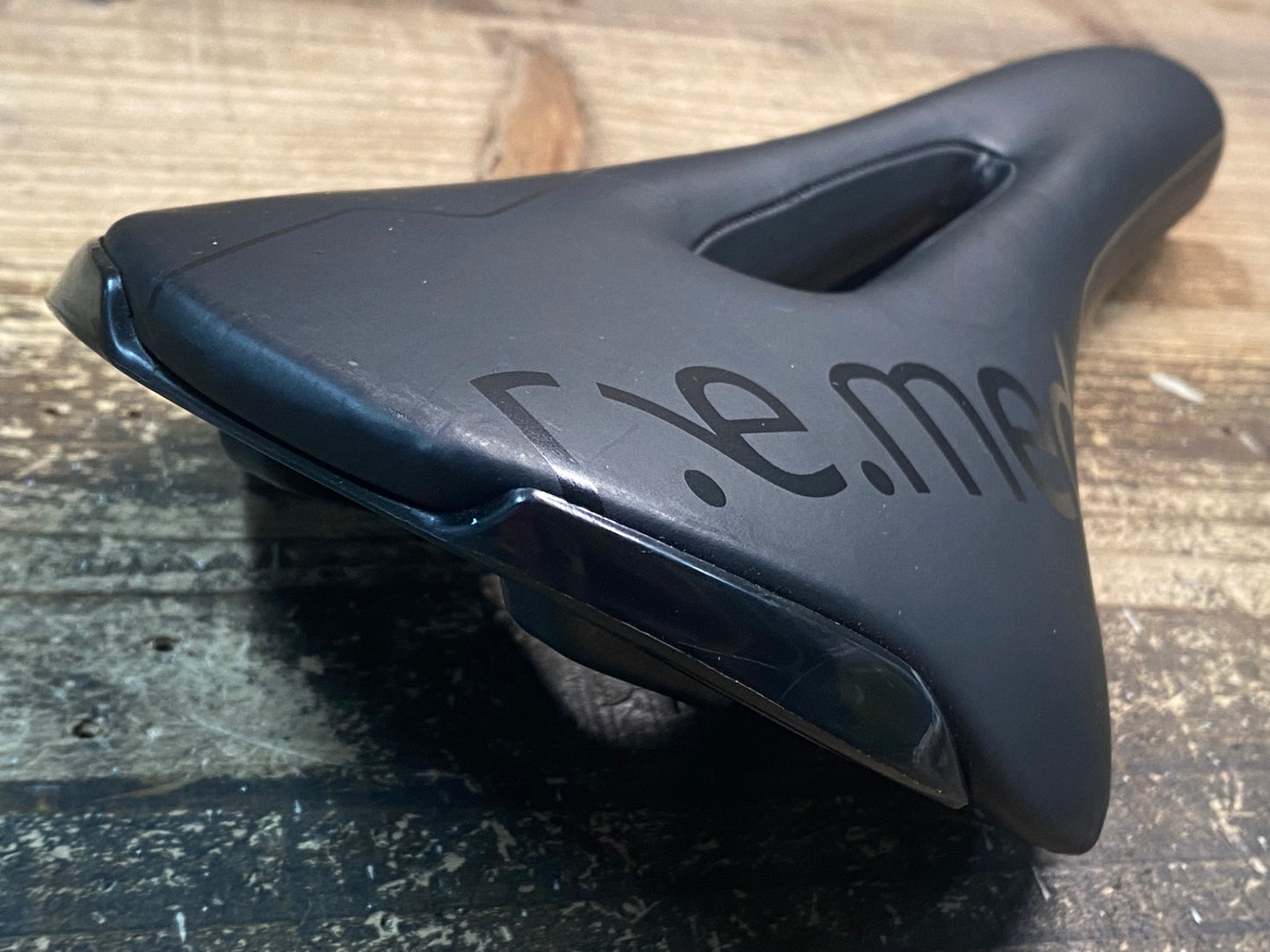 IO030 セラロイヤル selle royal r.e.med サドル クロモリレール 143mm