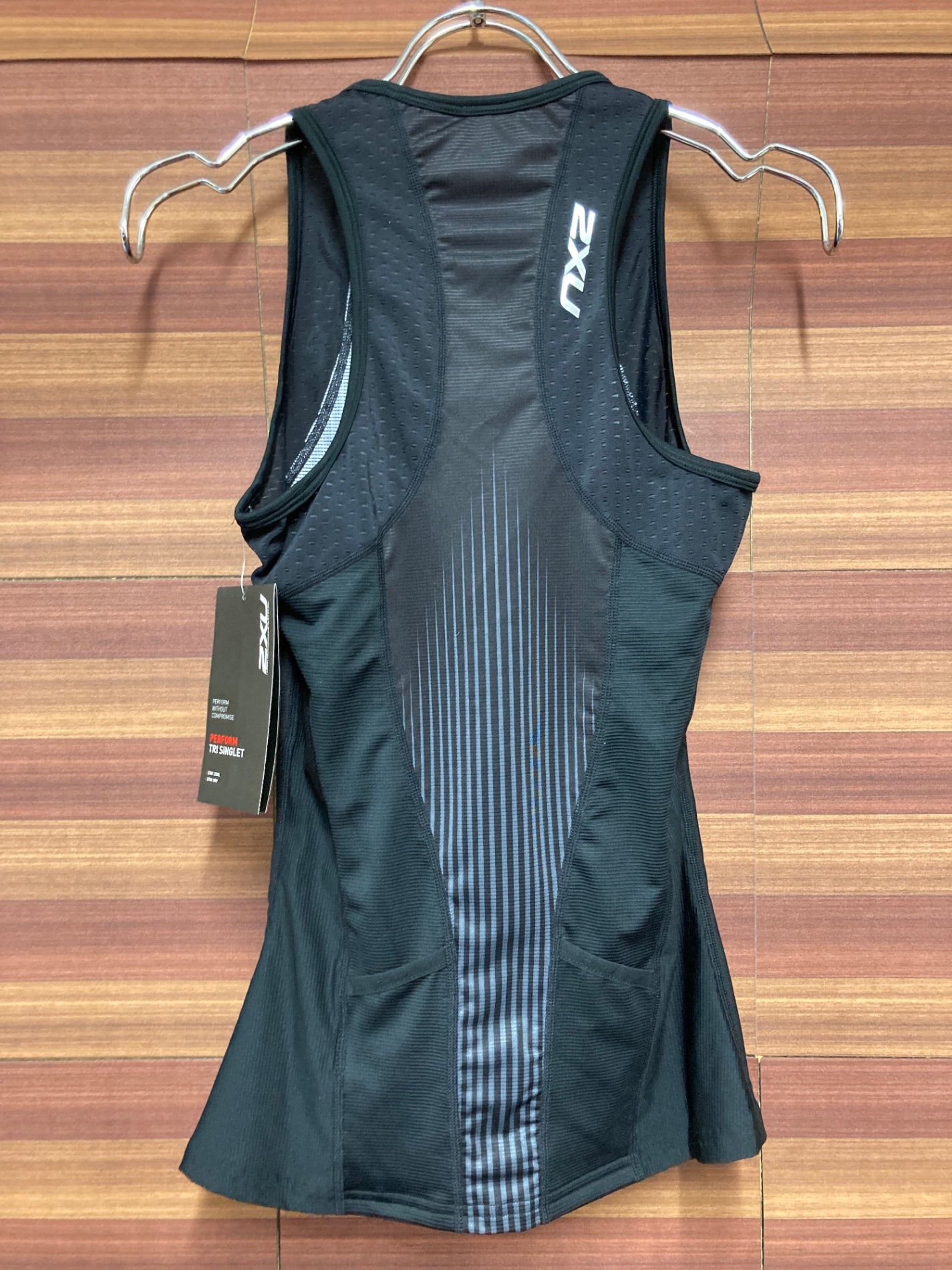 IQ182 ツ―タイムズユー 2XU ノースリーブ ベースレイヤー 黒 XS