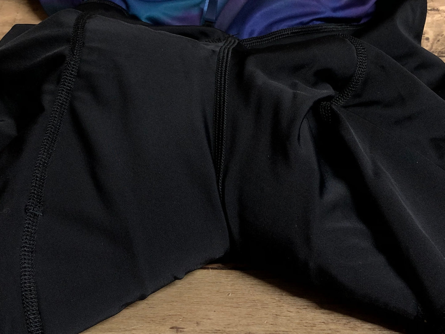 IO040 ラファ Rapha PRO TEAM CRIT AEROSUIT エアロスーツ ワンピース サイクルジャージ 紫緑黒 M