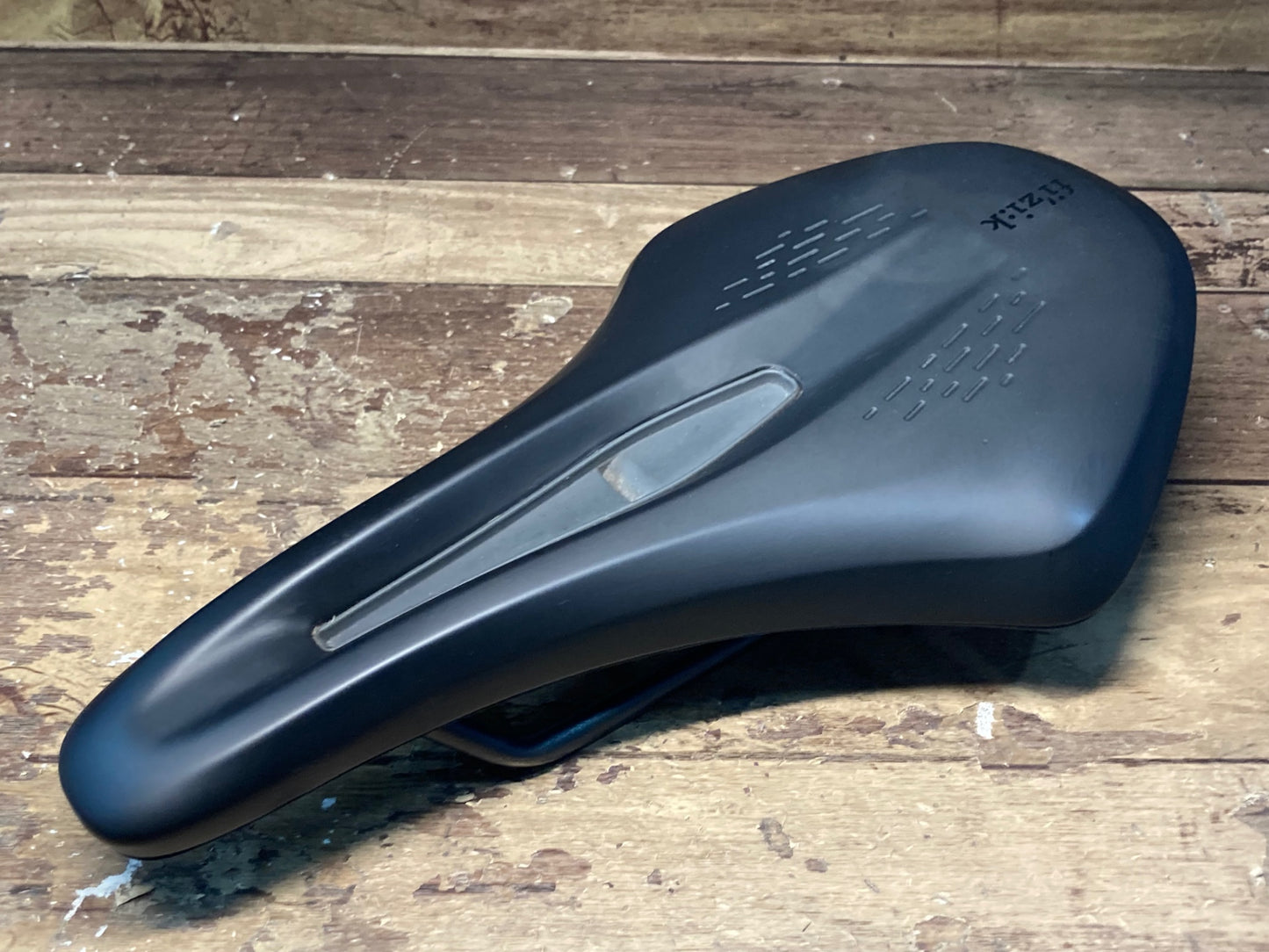 IK753 フィジーク fizik テラ アルゴ TERRA ARGO X3 kiumレール サドル 黒 150mm