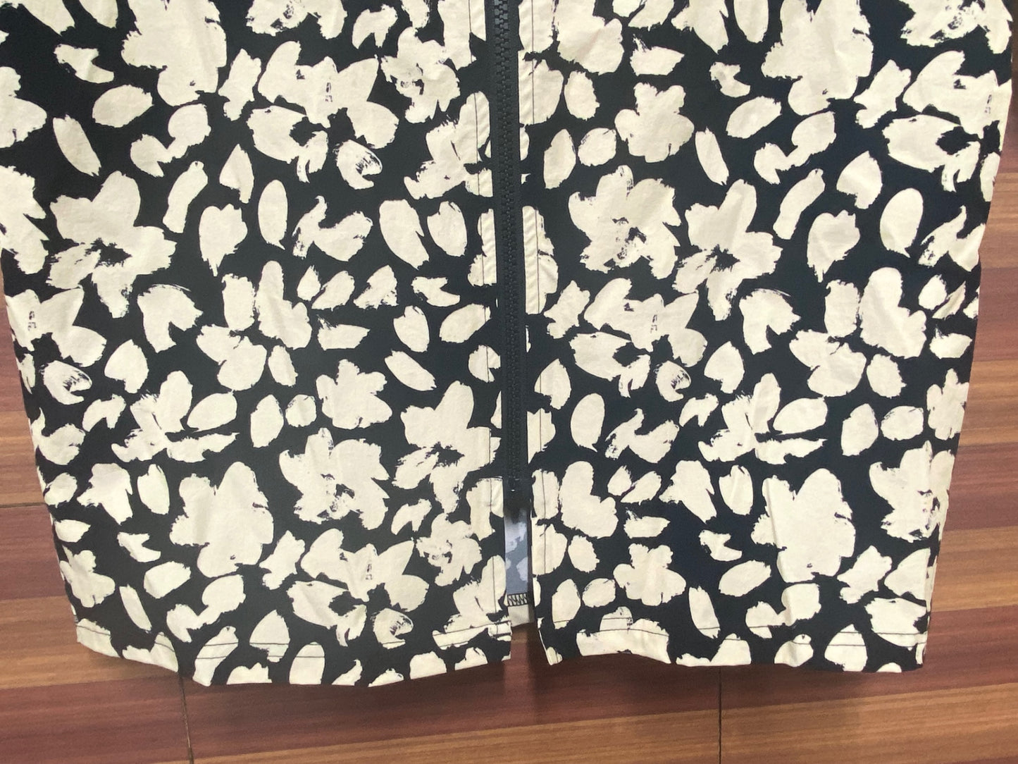 IN558 カフェドシクリステ Cafe du Cycliste LAURELINE ショートスリーブグラベルシャツ 半袖 黒 花柄 XXS