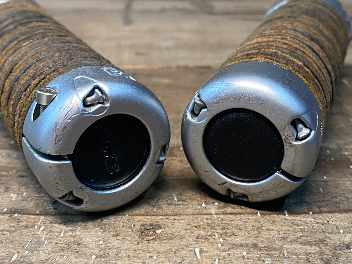 IO125 ブルックス BROOKS England Plump グリップ 茶