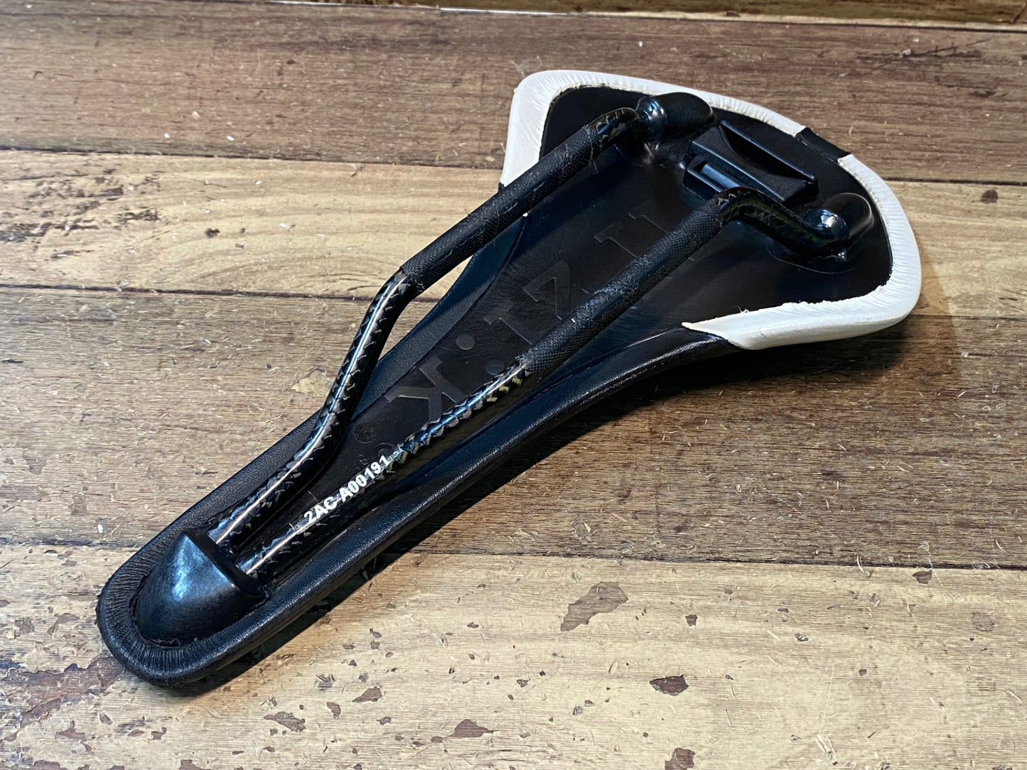 IM985 フィジーク fizik アンタレス ANTARES カーボンレール