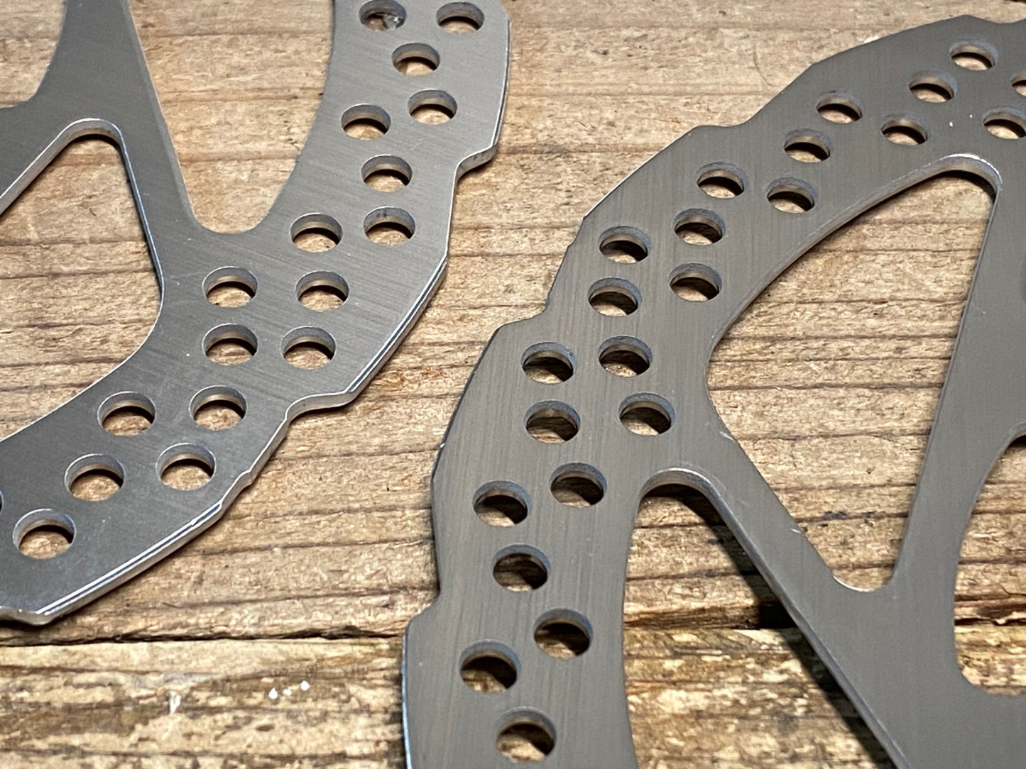 IX727 シマノ SHIMANO SM-RT56 ディスクブレーキローター 2枚セット Φ160 6ボルト