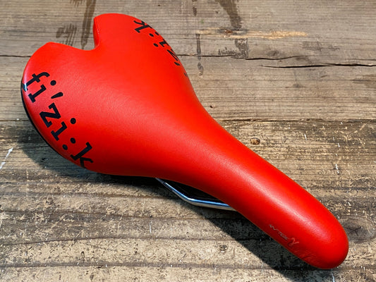 IX717 フィジーク fizik アリアンテ ALiANTEγ サドル 赤 kiumレール 140mm