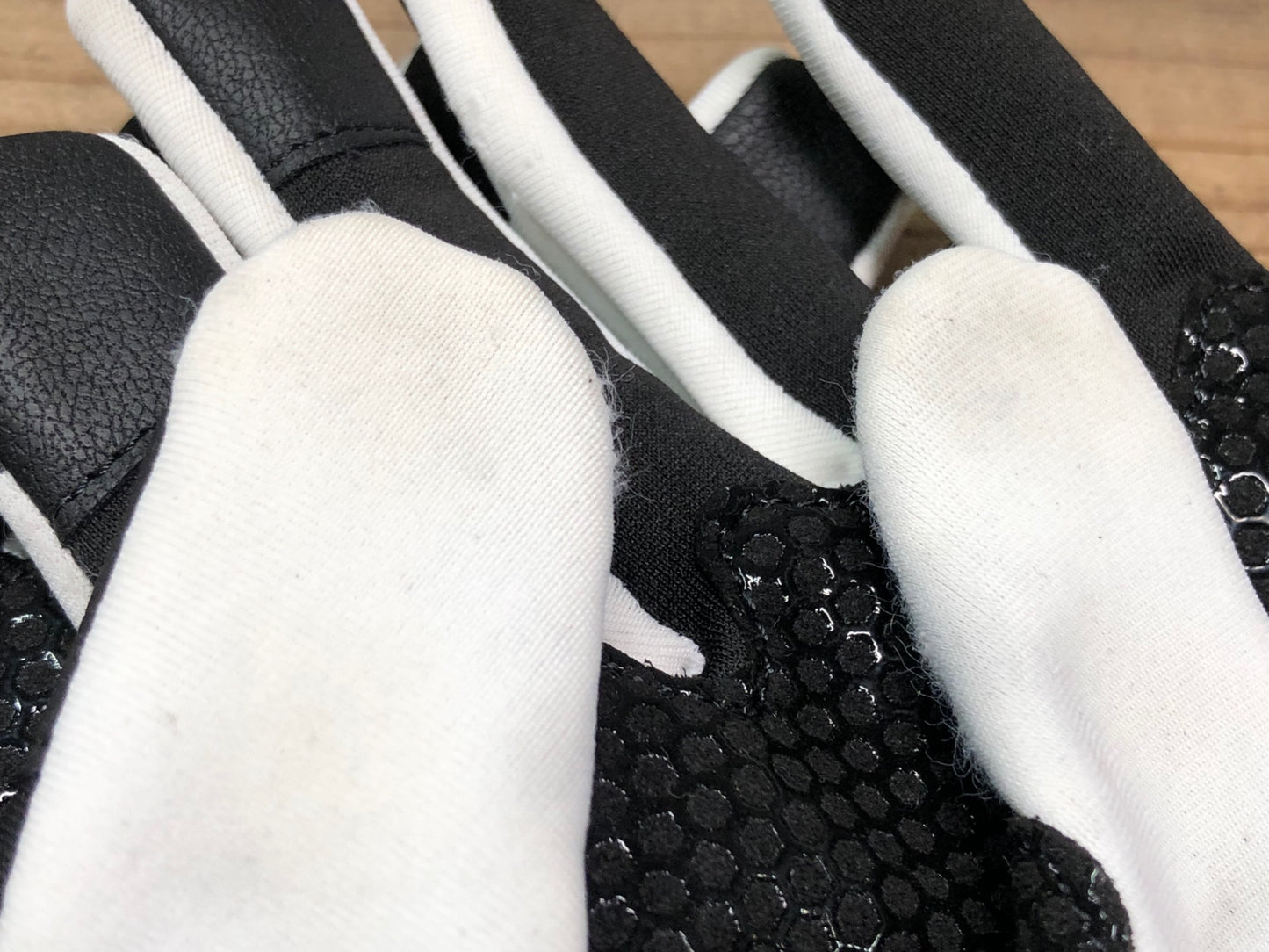 IP928 レリック reric 長指 グローブ 白 黒 M 裏起毛