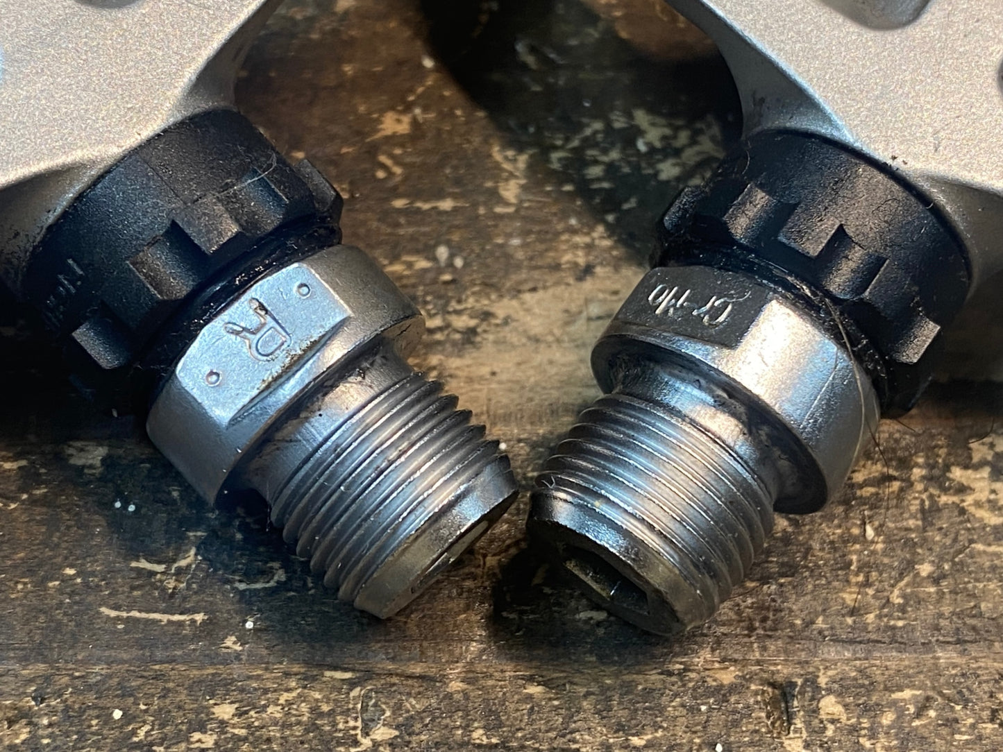 IZ704 シマノ SHIMANO PD-A530 ビンディングペダル 片面フラット SPD シルバー