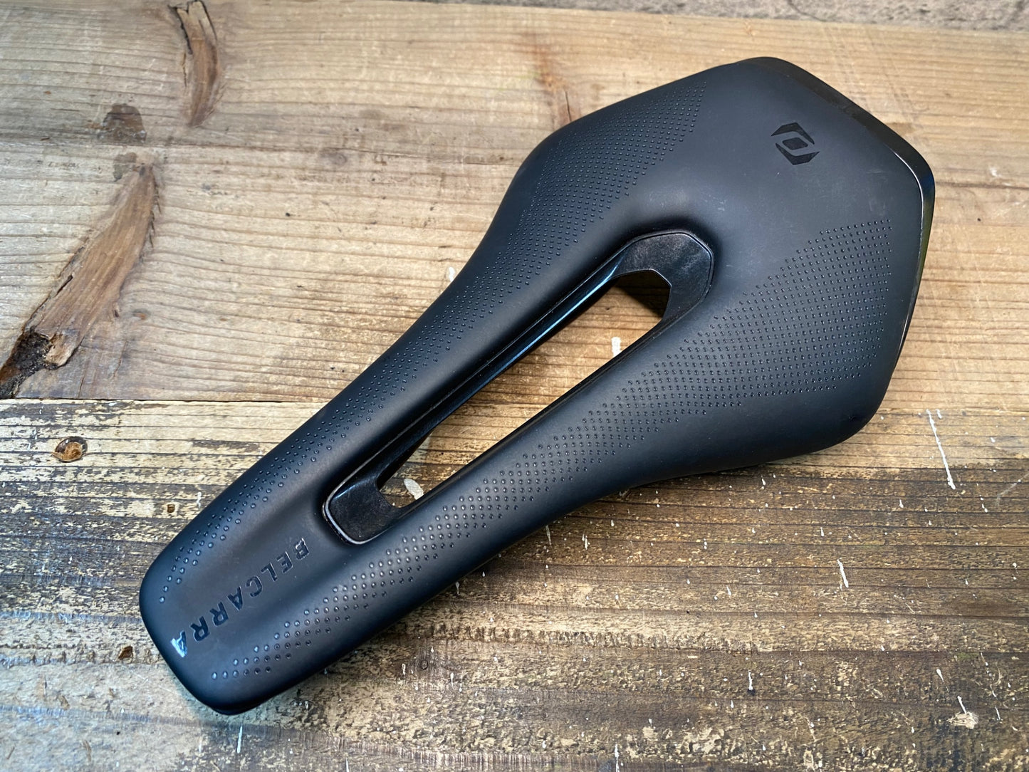 IY910 シンクロス Syncros Belcarra V 1.5 サドル 黒 140mm クロモリレール