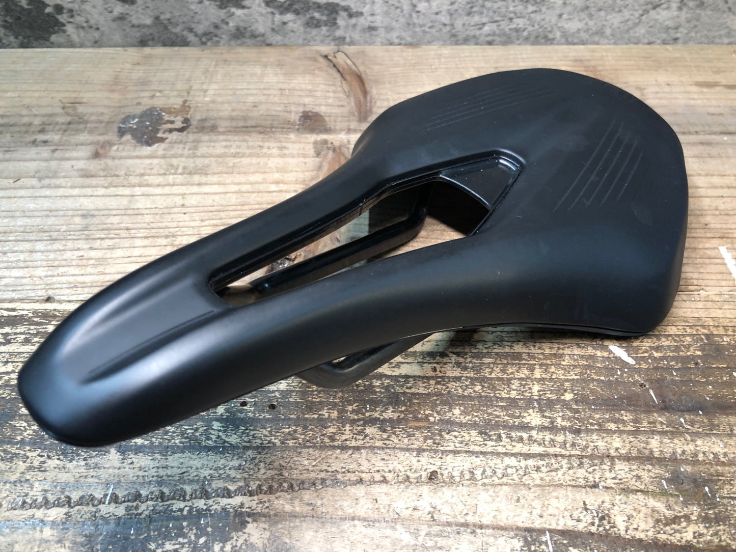 JC173 フィジーク fizik ヴェント VENTO ARGO R1 サドル 黒 カーボンレール 150mm