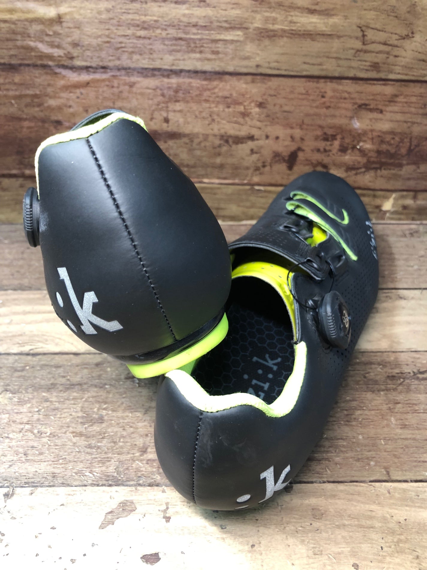 IM125 フィジーク FIZIK R4 ROAD SHOES 42.5サイズ ビンディングシューズ ※左足側面傷あり、クリート付き
