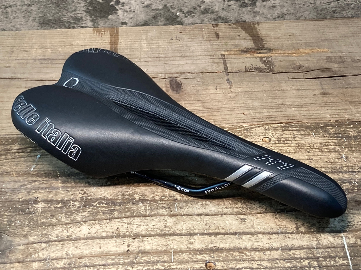 IY668 セライタリア selle italia H1 サドル FEC ALLOYレール 実測135mm