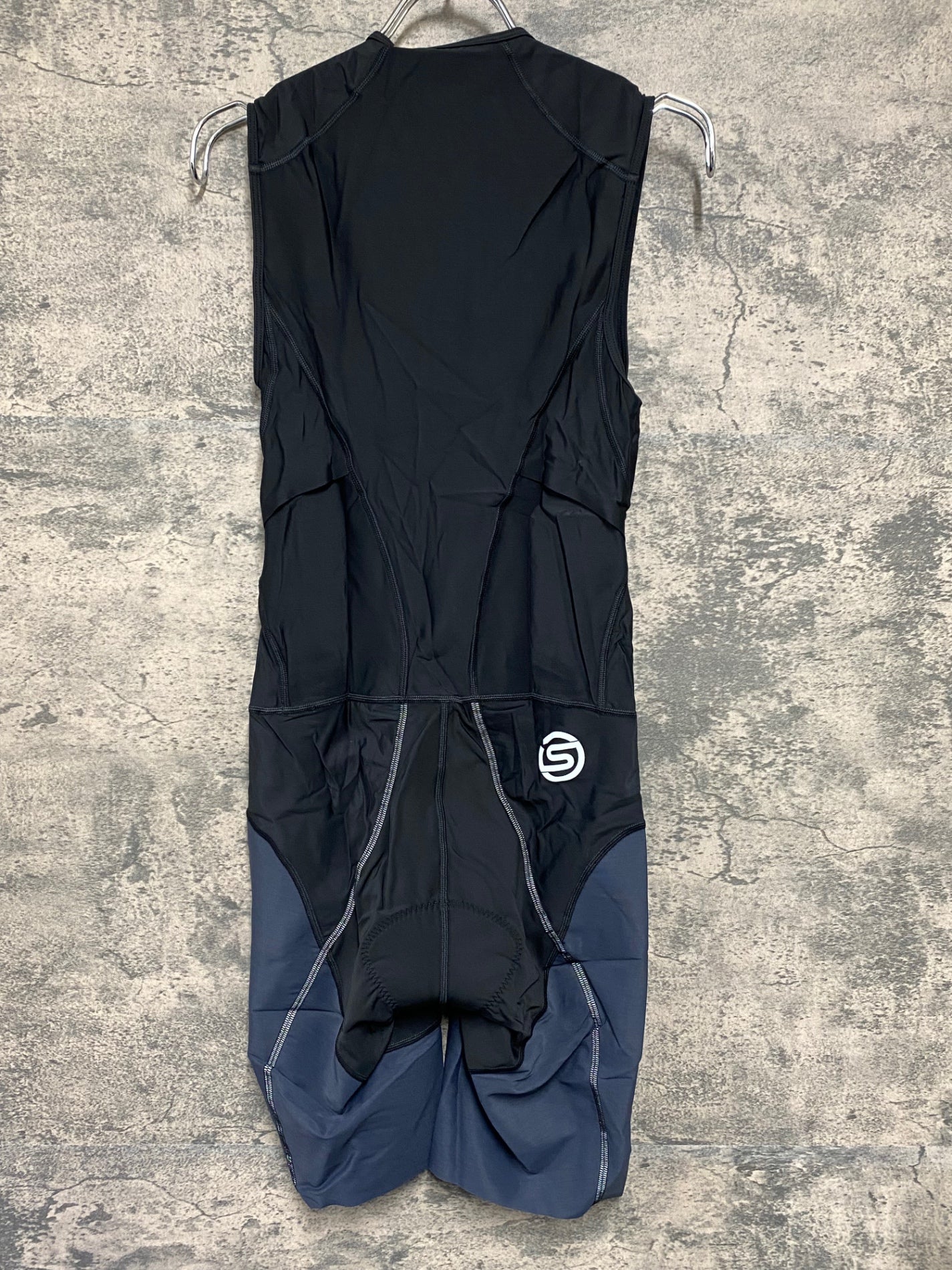 IW957 スキンズ SKINS DNAmic トライアスロン スキンスーツ S ブラック フロントジップ