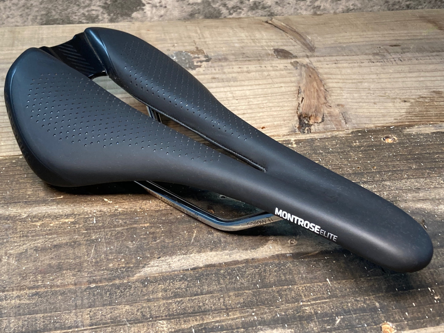 IN891 ボントレガー BONTRAGER MONTROSE ELITE サドル 黒 Hollow Tiレール