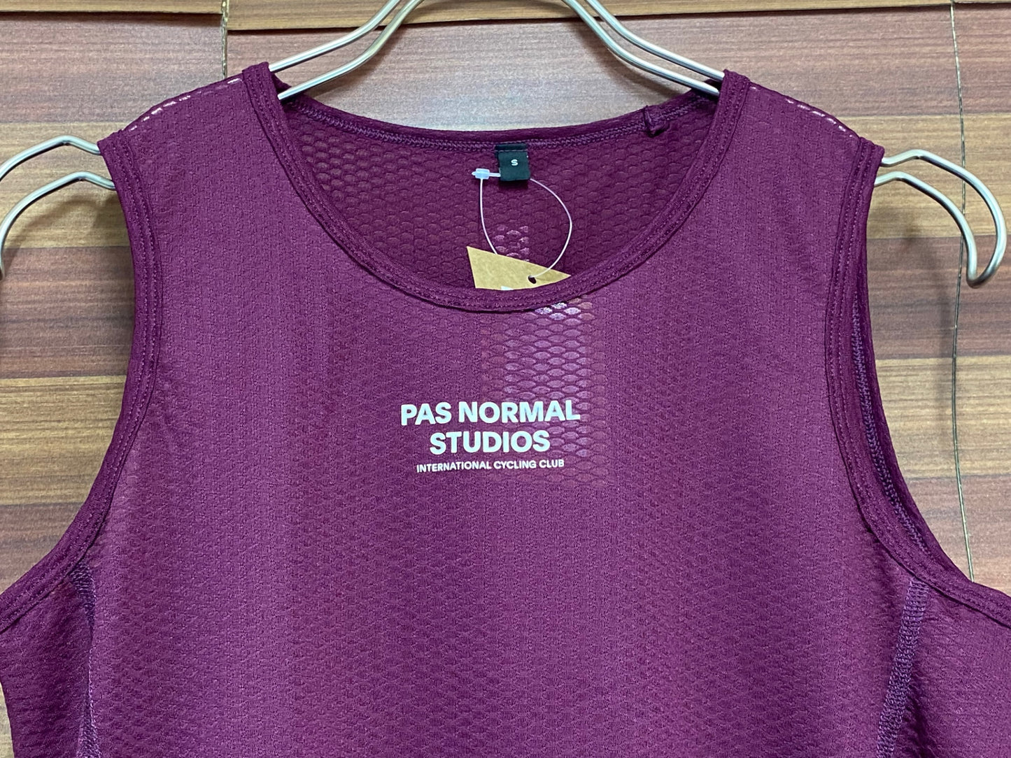 IV067 パスノーマルスタジオ PAS NORMAL STUDIOS Sleeve Less Baselayser ベースレイヤー 紫 S