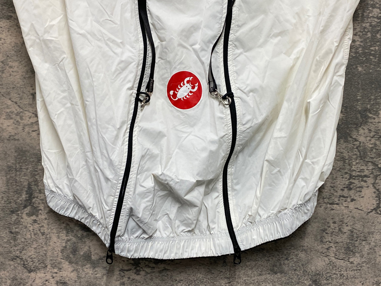 IZ650 カステリ CASTELLI ロッソコルサ ROSSO CORSA ジレ ベスト XLサイズ 白