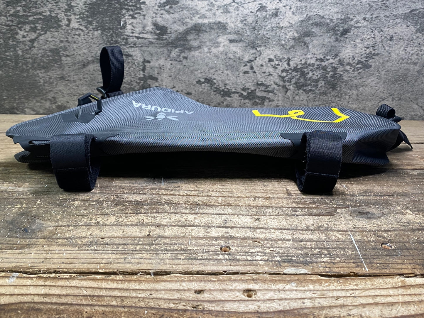 IR880 アピデュラ APIDURA EXPEDITION FRAME PACK フレームバッグ 3L グレー