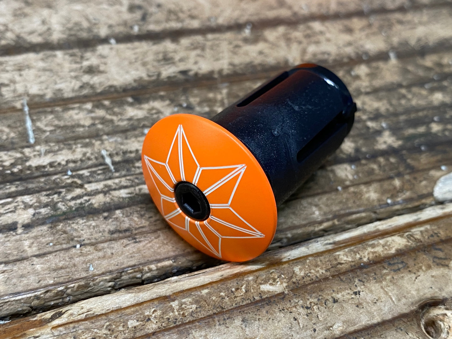 IW072 スパカズ SUPACAZ SUPER STICKY KUSH バーテープ オレンジ