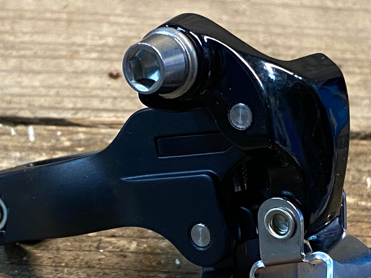 IR376 シマノ SHIMANO 105 FD-5700 フロントディレイラー 黒 Φ34.9