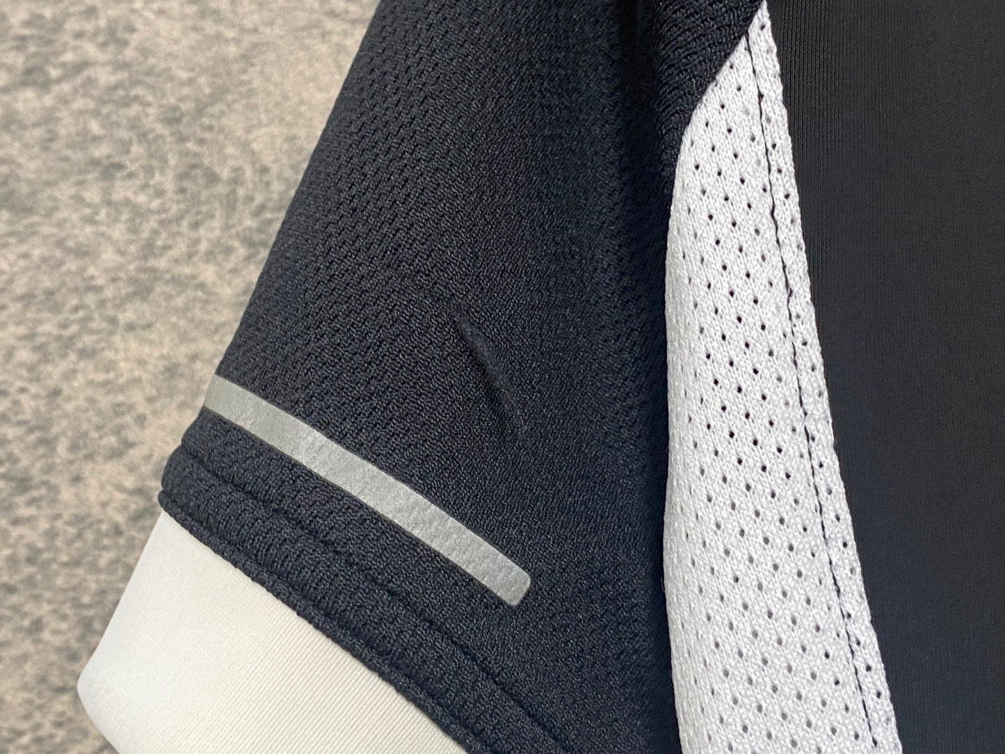 JA221 パールイズミ PEARL iZUMi 半袖 サイクルジャージ 白黒 S