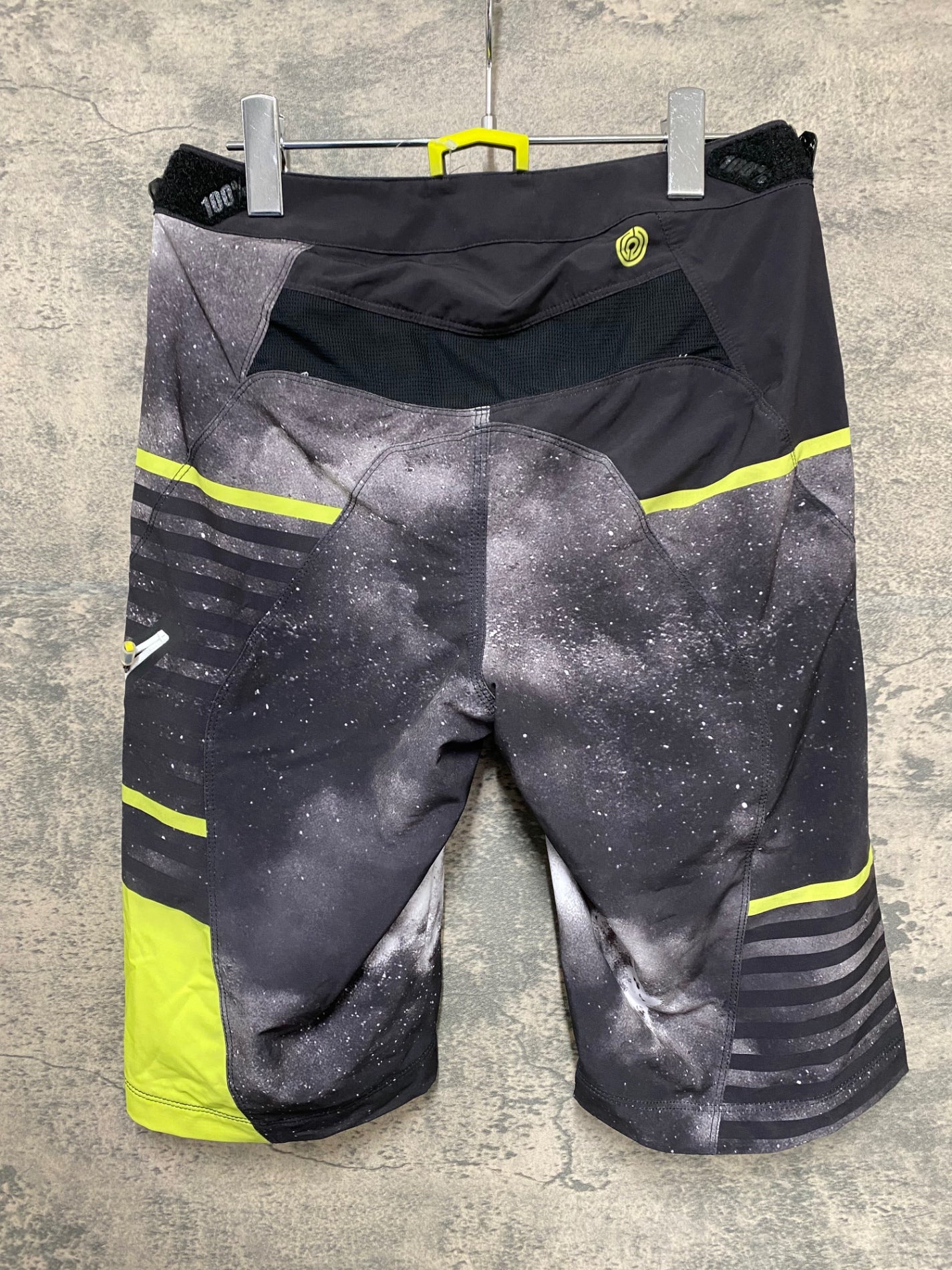 IM318 100％ サイクルパンツ ハーフ 黒 黄 W28