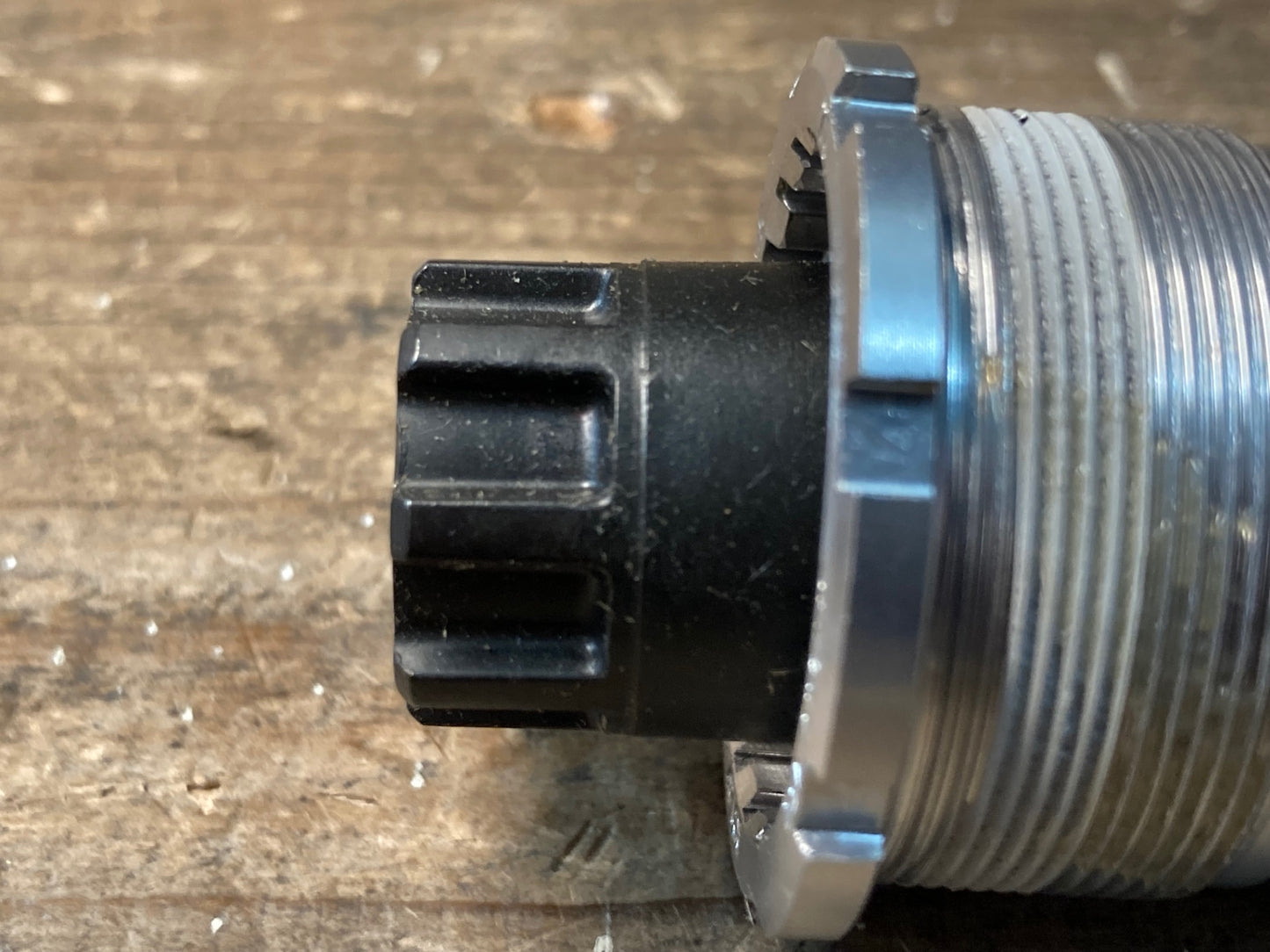 IS156 シマノ SHIMANO ネクサーヴ NEXAVE BB-C900 BB 121mm 68mm