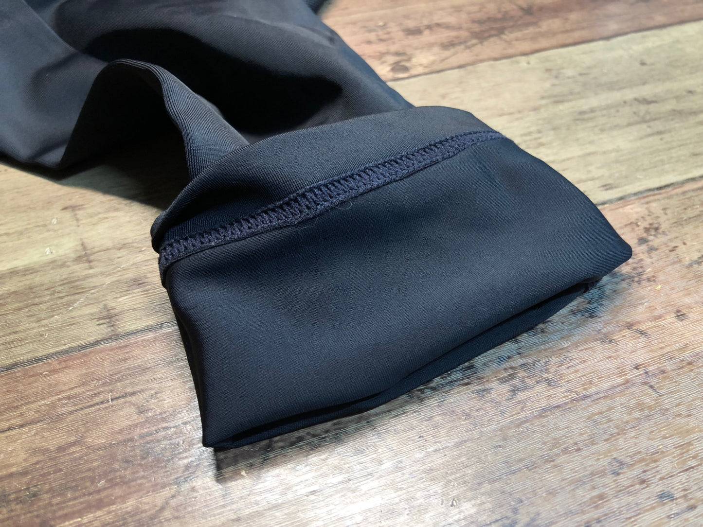 IL504 モアザン morethan レッグカバー 黒 L