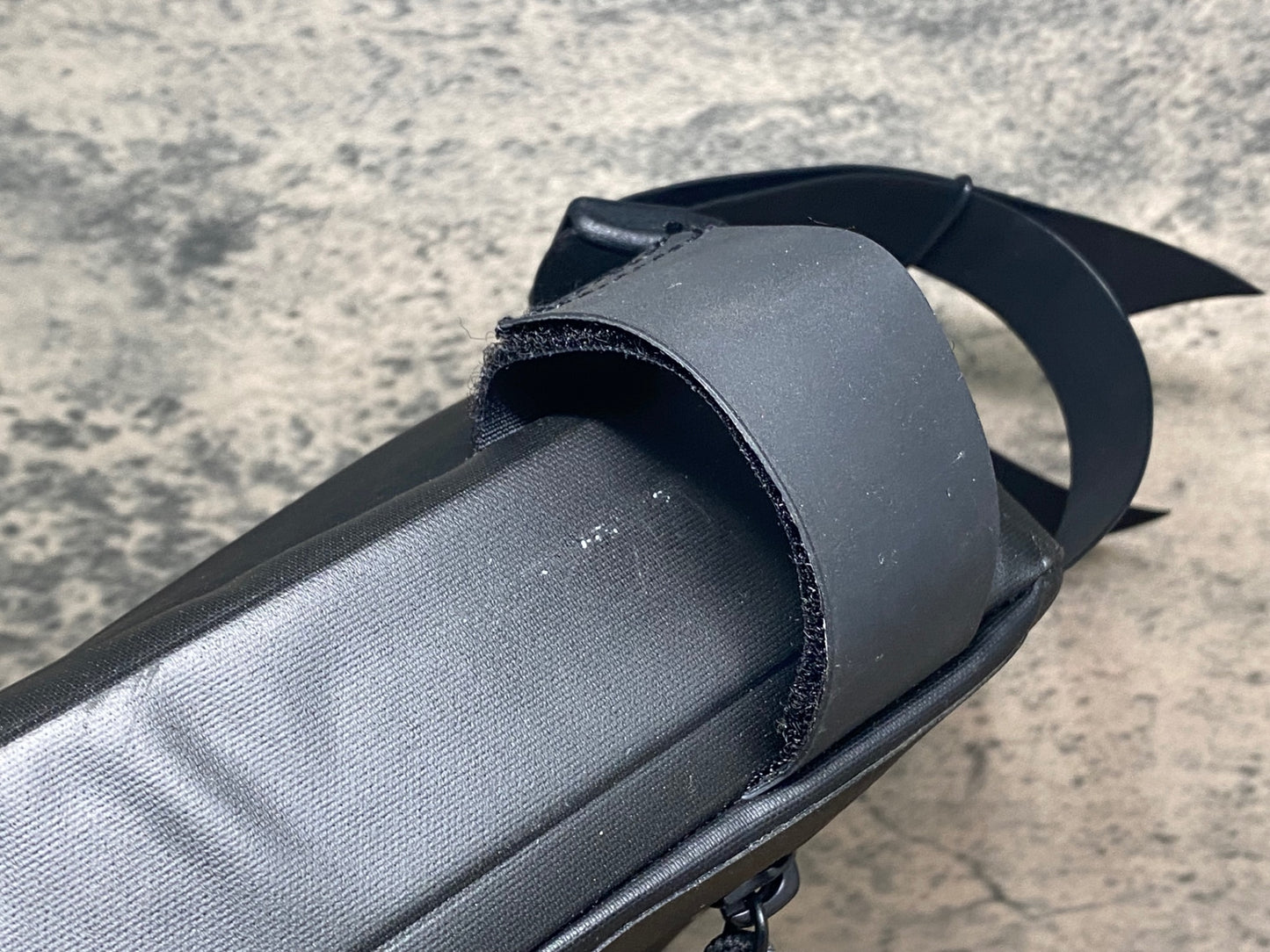 JB124 スペシャライズド SPECIALIZED BURRA BURRA FRAMEPACK5 フレームバッグ 黒