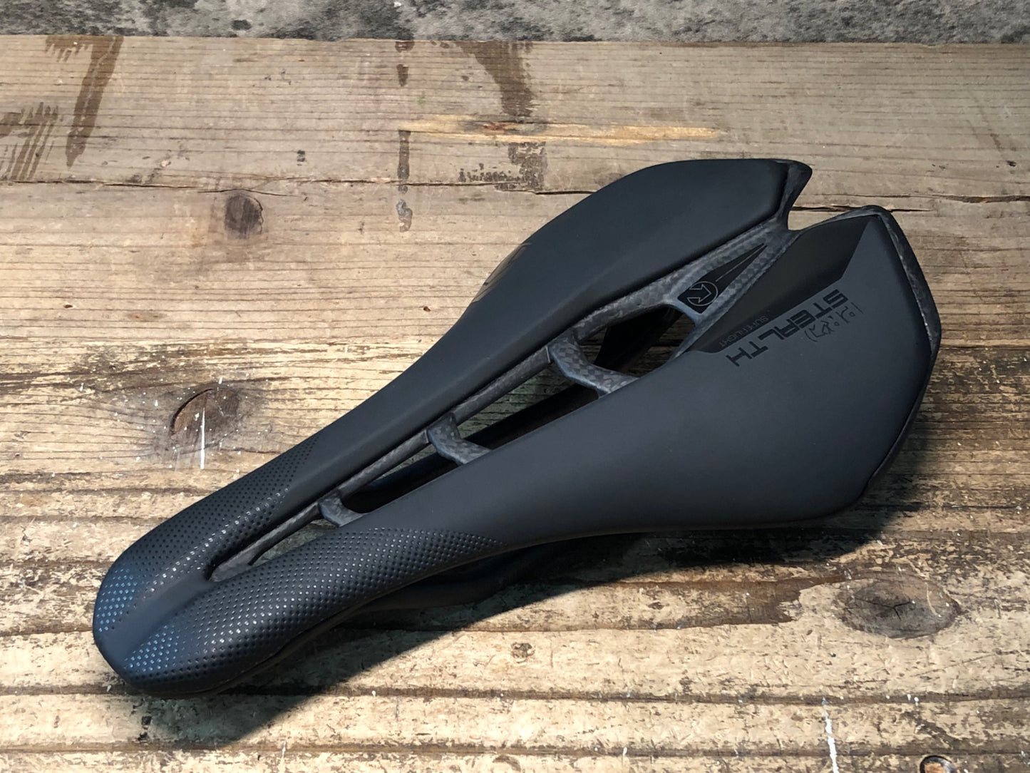 JD094 シマノプロ SHIMANO PRO STEALTH SUPERLIGHT サドル 黒 142mm カーボンレール