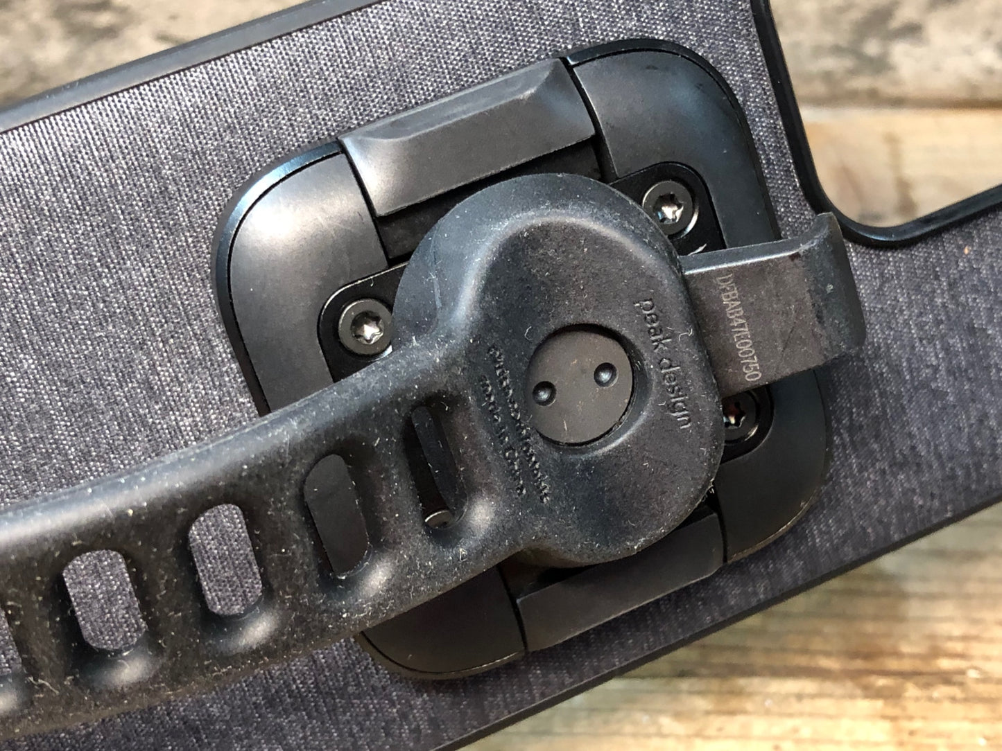 IS393 ピークデザイン PEAL DESIGN iPhone 15 Pro Max V2 ユニバーサル バー マウント マウント